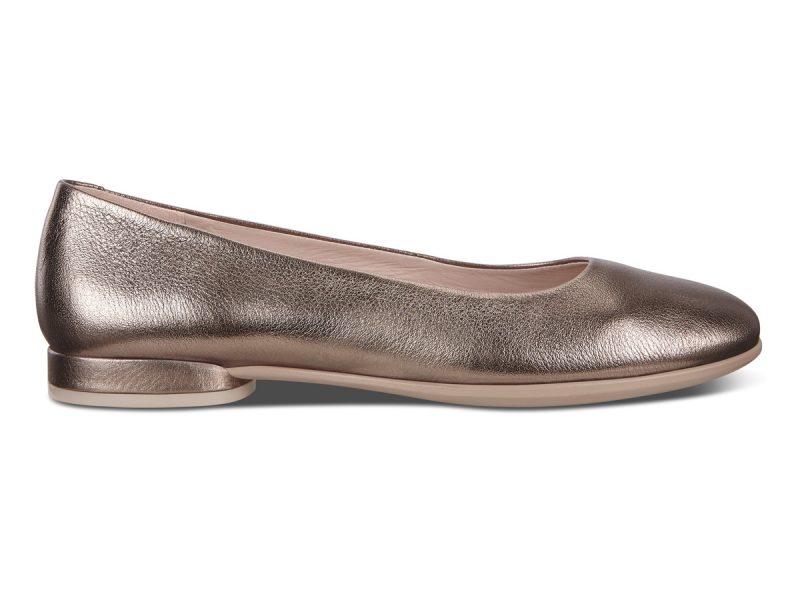 208003-51147-outside