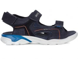 700633-51079-outside