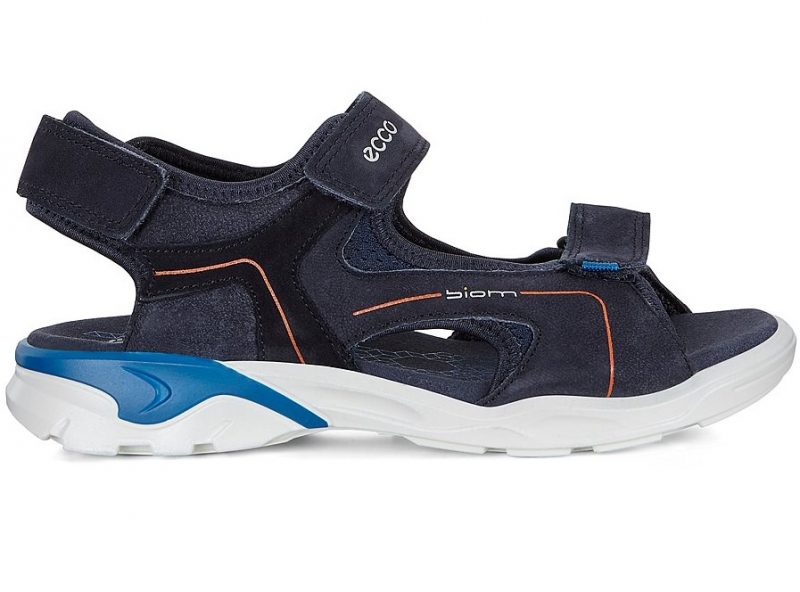 700633-51079-outside